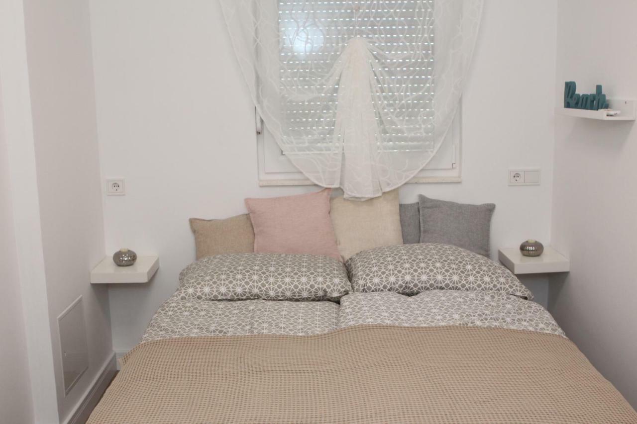 Apartments Mirela Водице Экстерьер фото